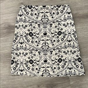 Ann Taylor Black and Cream Uniquely Printed Skirt
